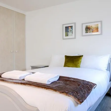 Marina Townhouse 4 Bedroom W Parking Feriehus Galway