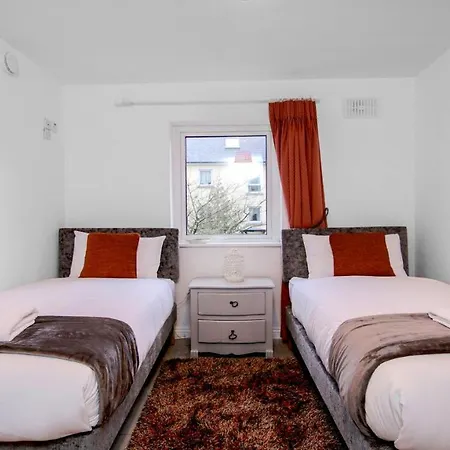 Marina Townhouse 4 Bedroom W Parking *